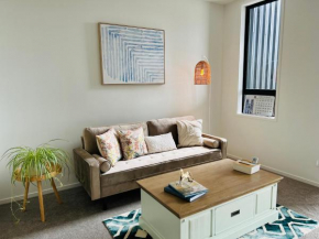 Avon Valley Vista- Modern Chic Family Home with Nespresso & Parking